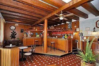 Hotel Johnson Peschiera del Garda 2*,