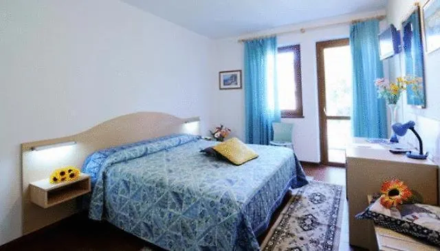 Hotel Johnson Peschiera del Garda 2*,