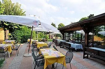 Hotel Johnson Peschiera del Garda 2*,  Włochy