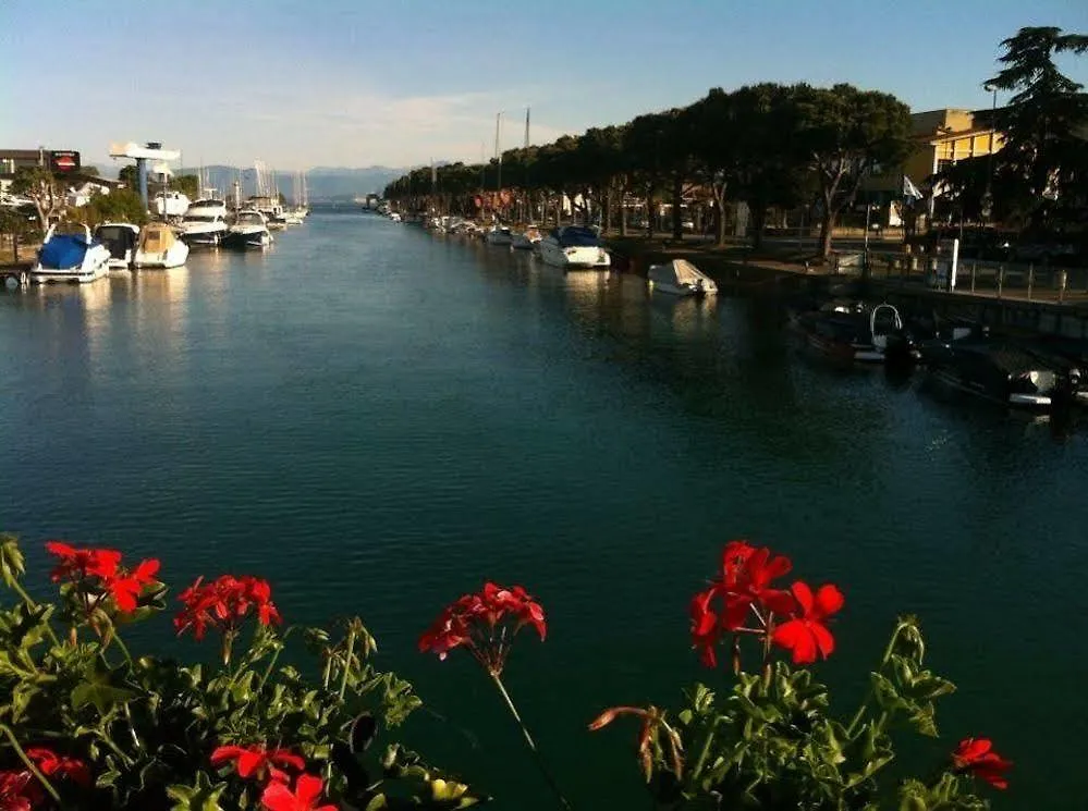 **  Hotel Johnson Peschiera del Garda Włochy