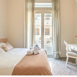 Joy's Ortigia Couette-café